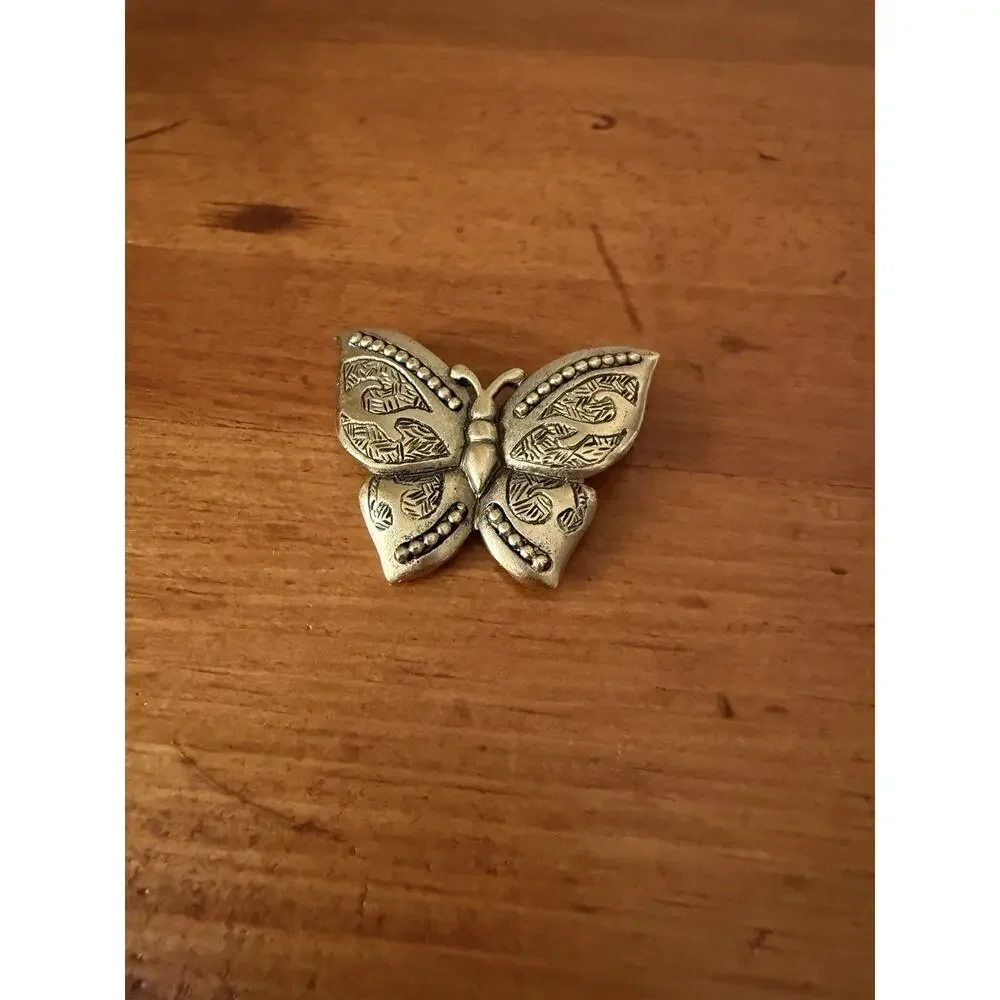 Vintage Butterfly Brooch Gold Tone Etched Wings Nature Pin Signed NEWPRO